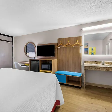 Wyndham Raleigh Midtown戴斯酒店外部照片