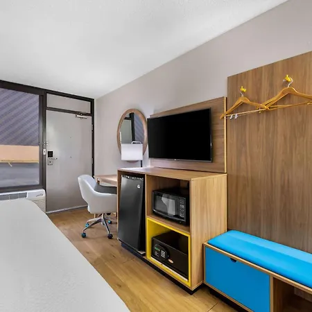 Wyndham Raleigh Midtown戴斯酒店外部照片